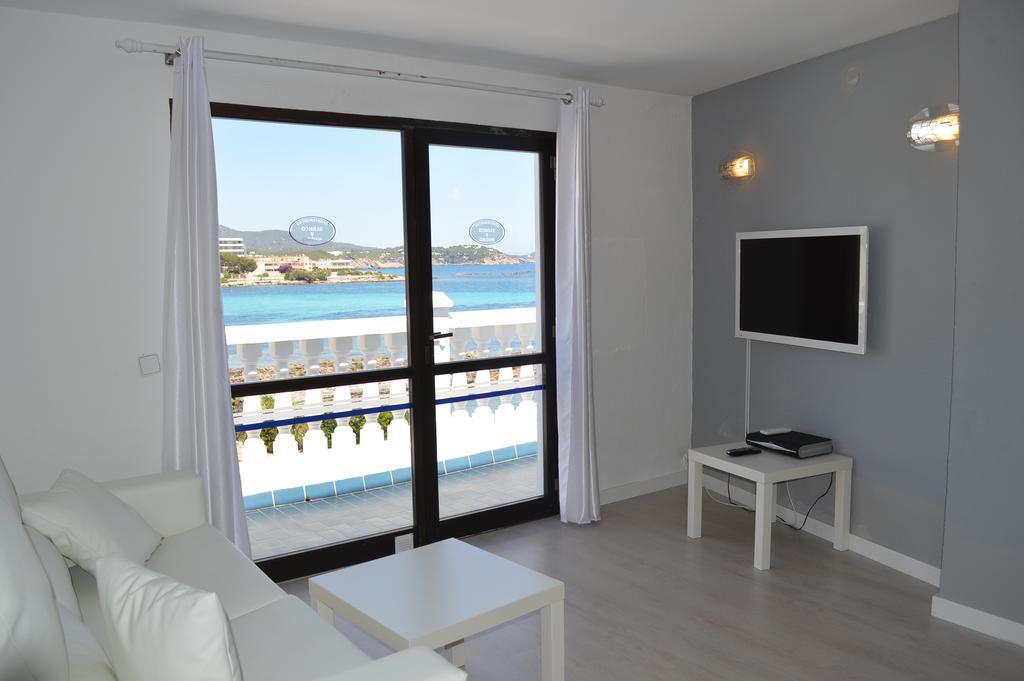 Jacaranda Apartments & Studios Es Canar  Exterior photo